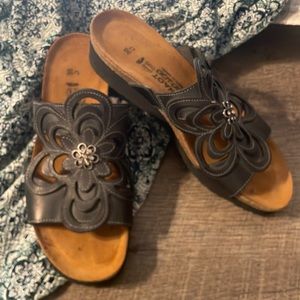 NATO blue leather women’s sandals . Size 38